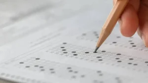 Akın Akınözü’nün sevgilisi Melis Uzunoğlu kimdir, ne iş yapıyor?